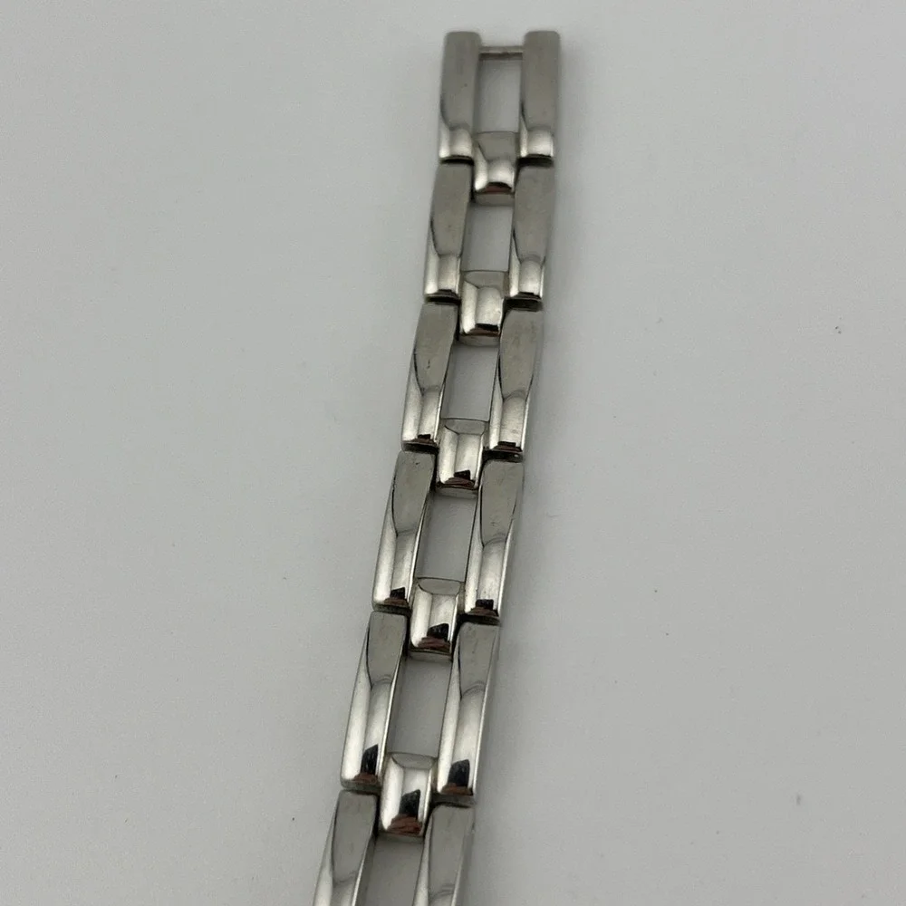 Faded‎ Glory Watch Women Silver 7.5